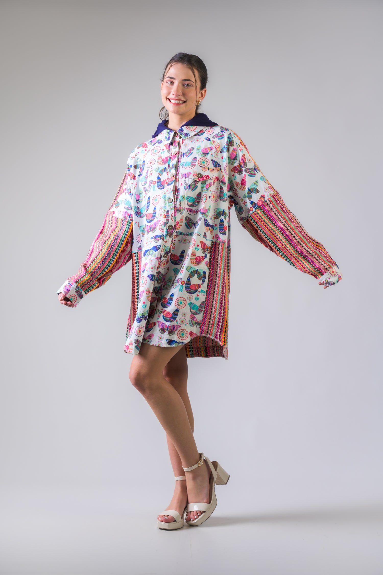 Rhea Zoey Hoodie Shirt White/ Multi / Small/Medium